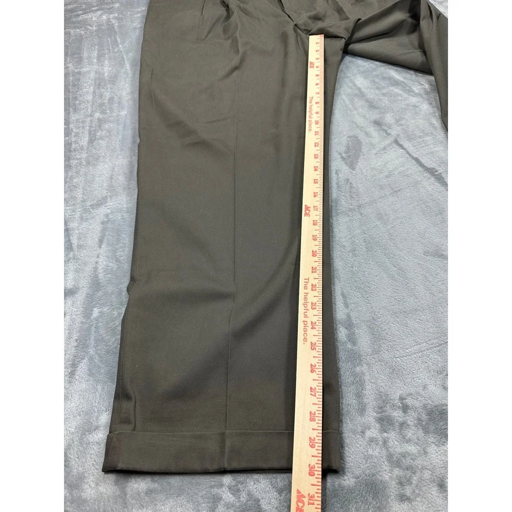 Eddie Bauer Mens 42x30 Relaxed Fit‎ Pleated Chinos Dark Olive Nano-Tex 3884 NWT